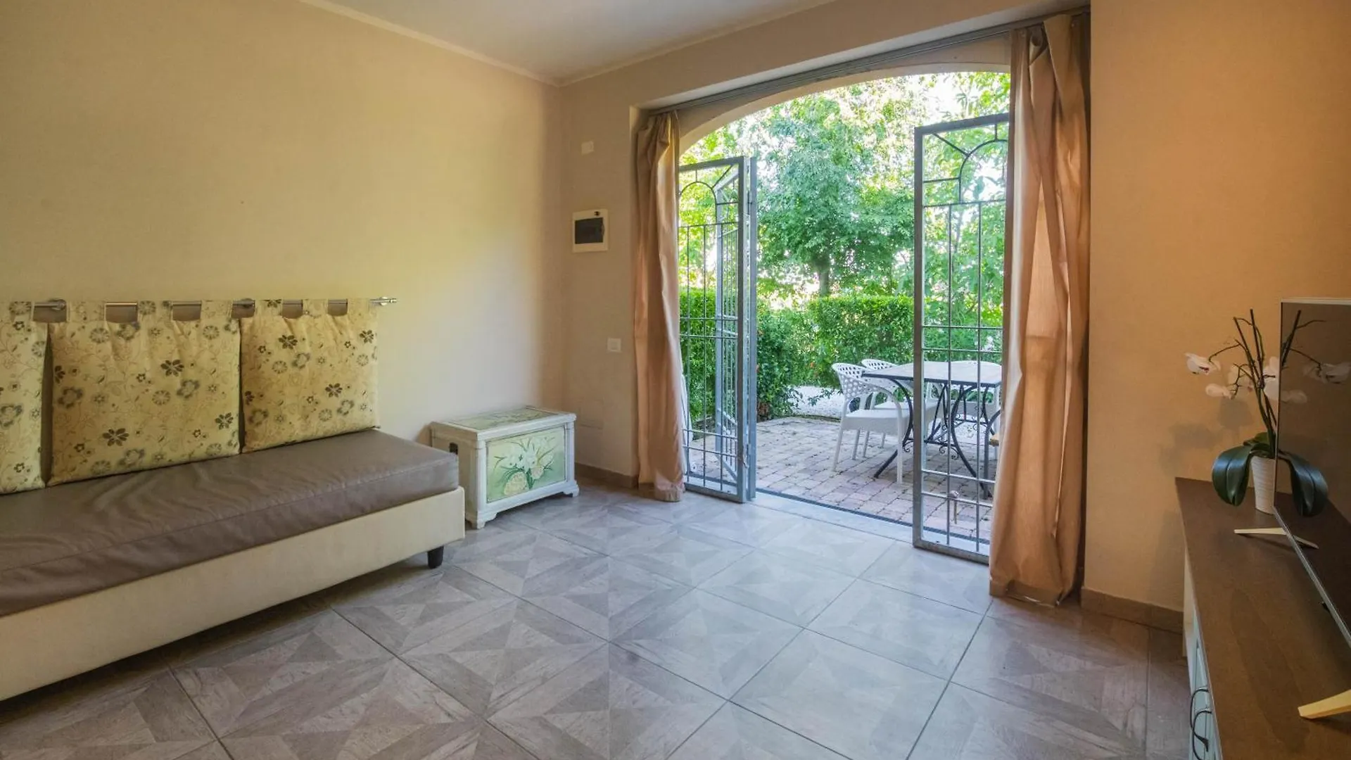 Aparthotel Borgo Felciaione Riparbella Italia